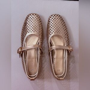 MARY JANE BALLET PUMPS